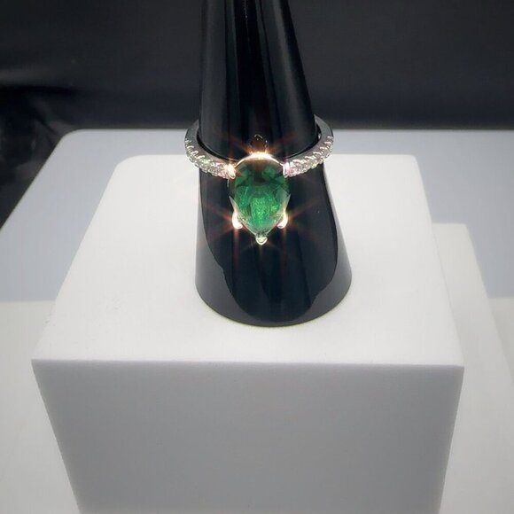 Sterling Silver Green Gemstone Pear Cut Ring Size 7 - Picture 7 of 10